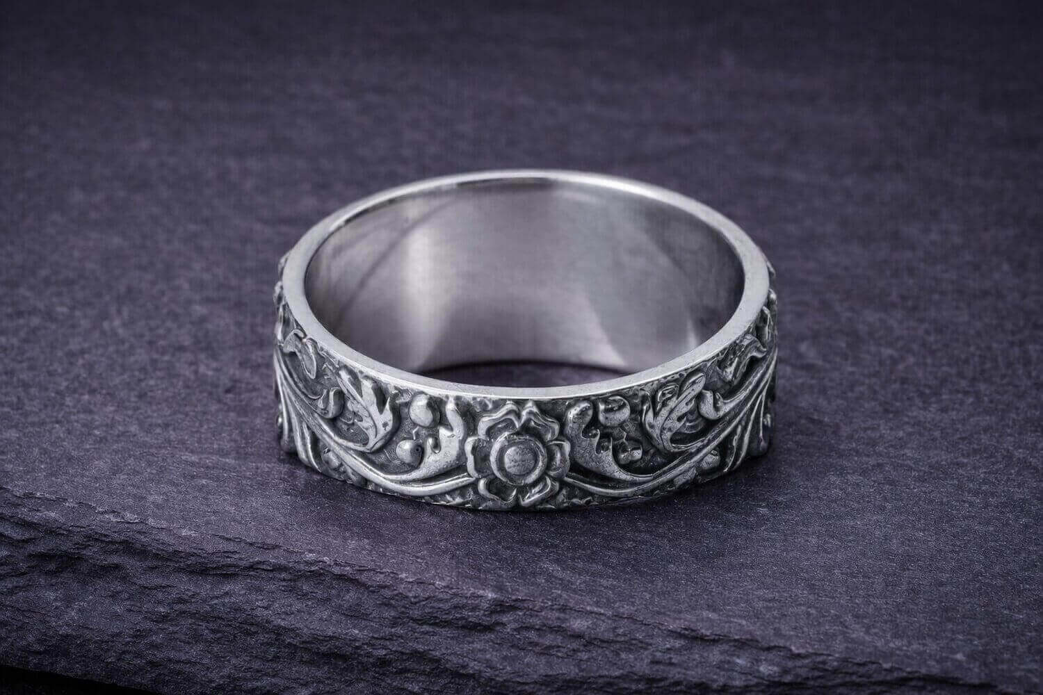 Silver Floral Band Ring with Amethyst