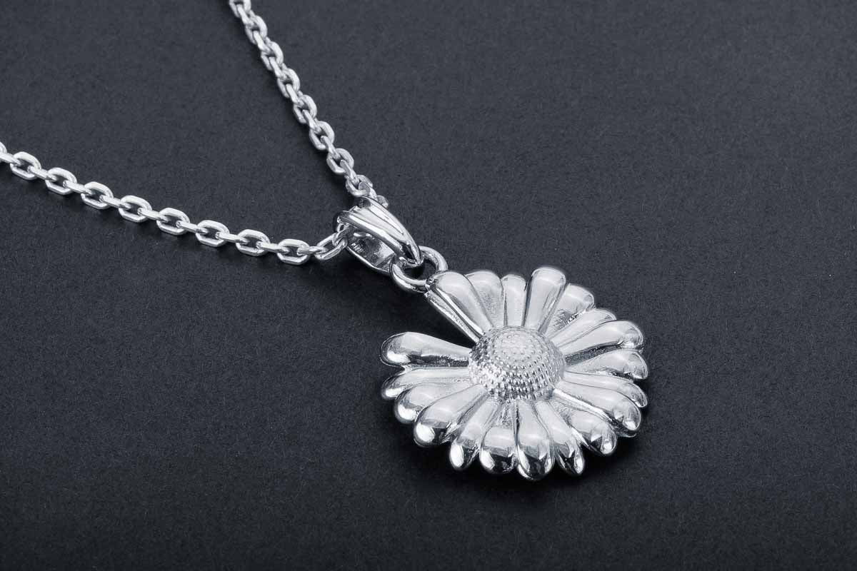Sterling silver daisy necklace with detailed petals